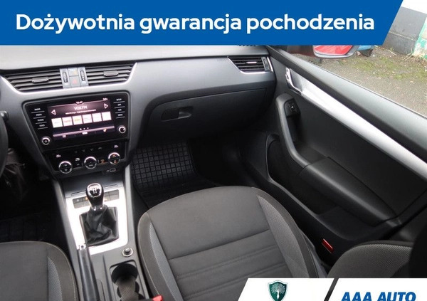 Skoda Octavia cena 49000 przebieg: 137178, rok produkcji 2018 z Głowno małe 172